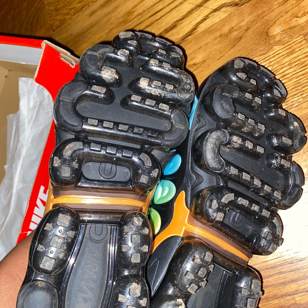 Nike Vapormax NO I WILL NOT ACCEPT ANY OFFERS LOWER THAN WHATS POSTED. - Picture 5 of 11